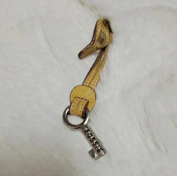 FOSSIL REPLACEMENT KEY FOR BAG PURSE CHARM KEYCHAIN Yellow Leather Silver Key - Picture 1 of 3